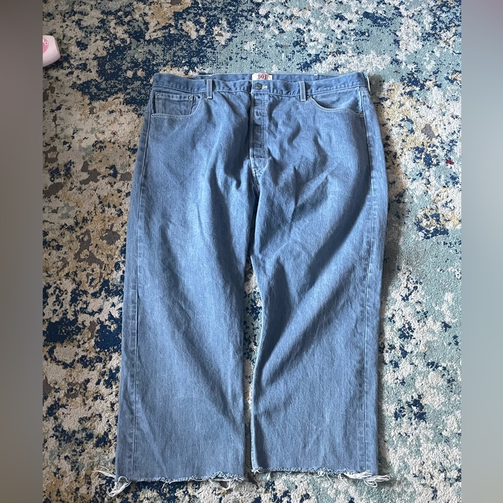 Levi's 501 Mens Jeans - like new 42W × 30L light blue